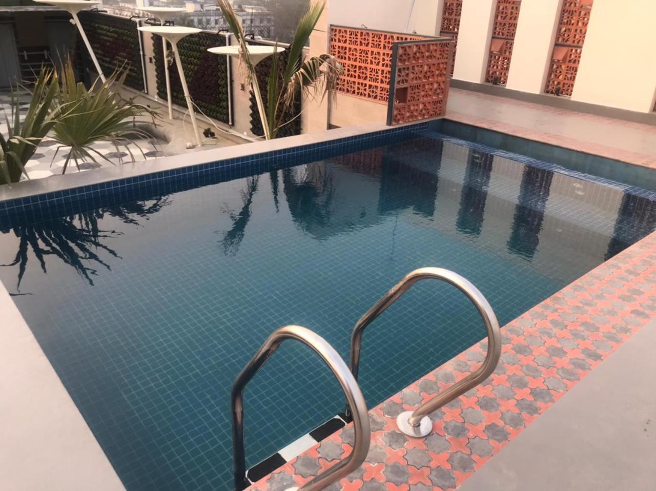 Hotel Lake View Baharampur Екстериор снимка