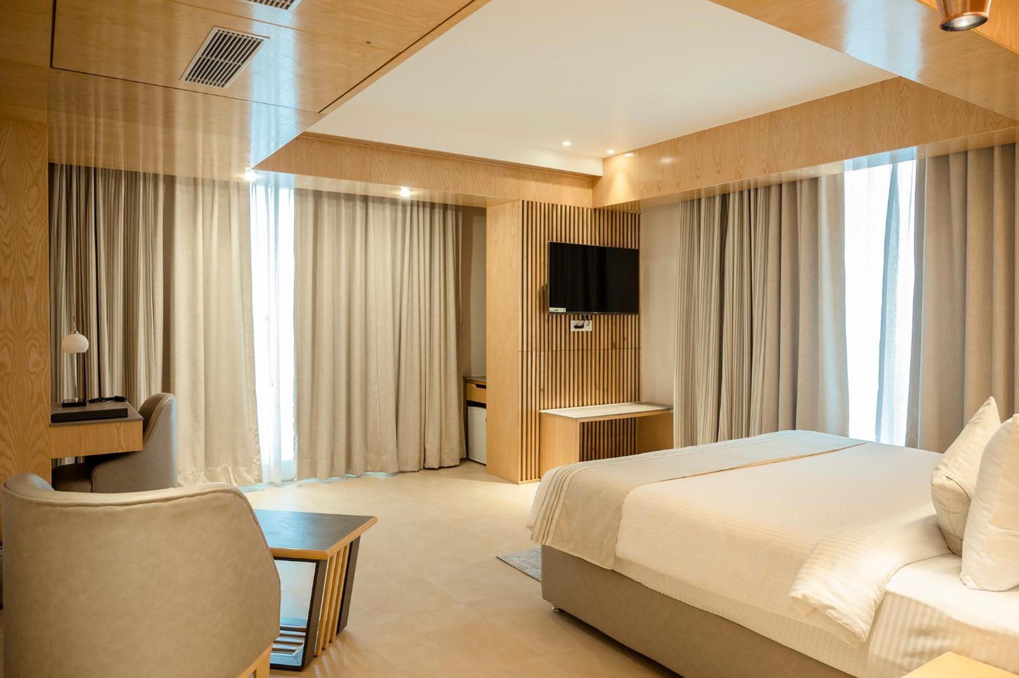 Hotel Lake View Baharampur Екстериор снимка
