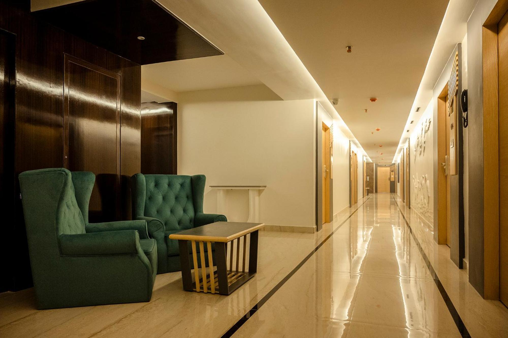 Hotel Lake View Baharampur Екстериор снимка