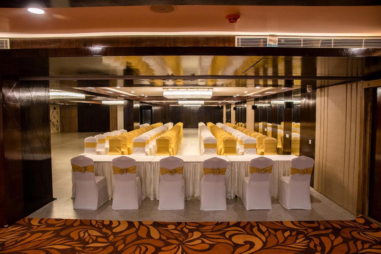 Hotel Lake View Baharampur Екстериор снимка