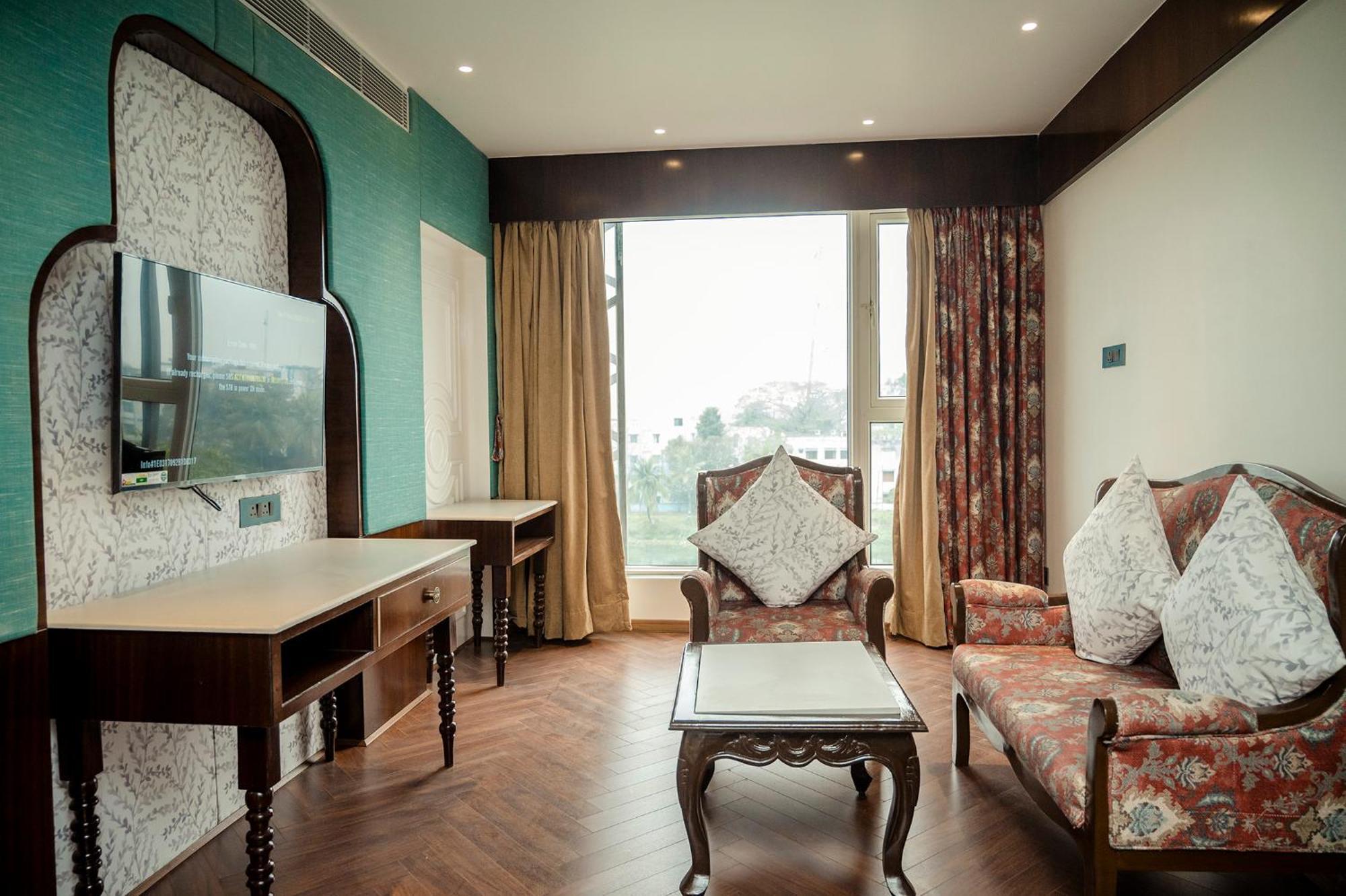 Hotel Lake View Baharampur Екстериор снимка