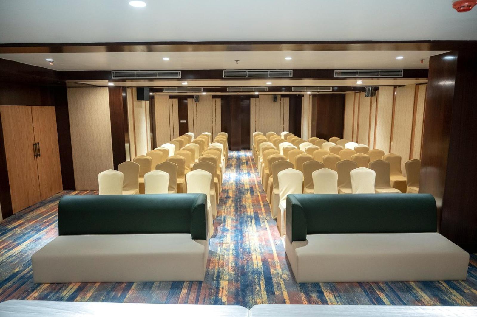 Hotel Lake View Baharampur Екстериор снимка