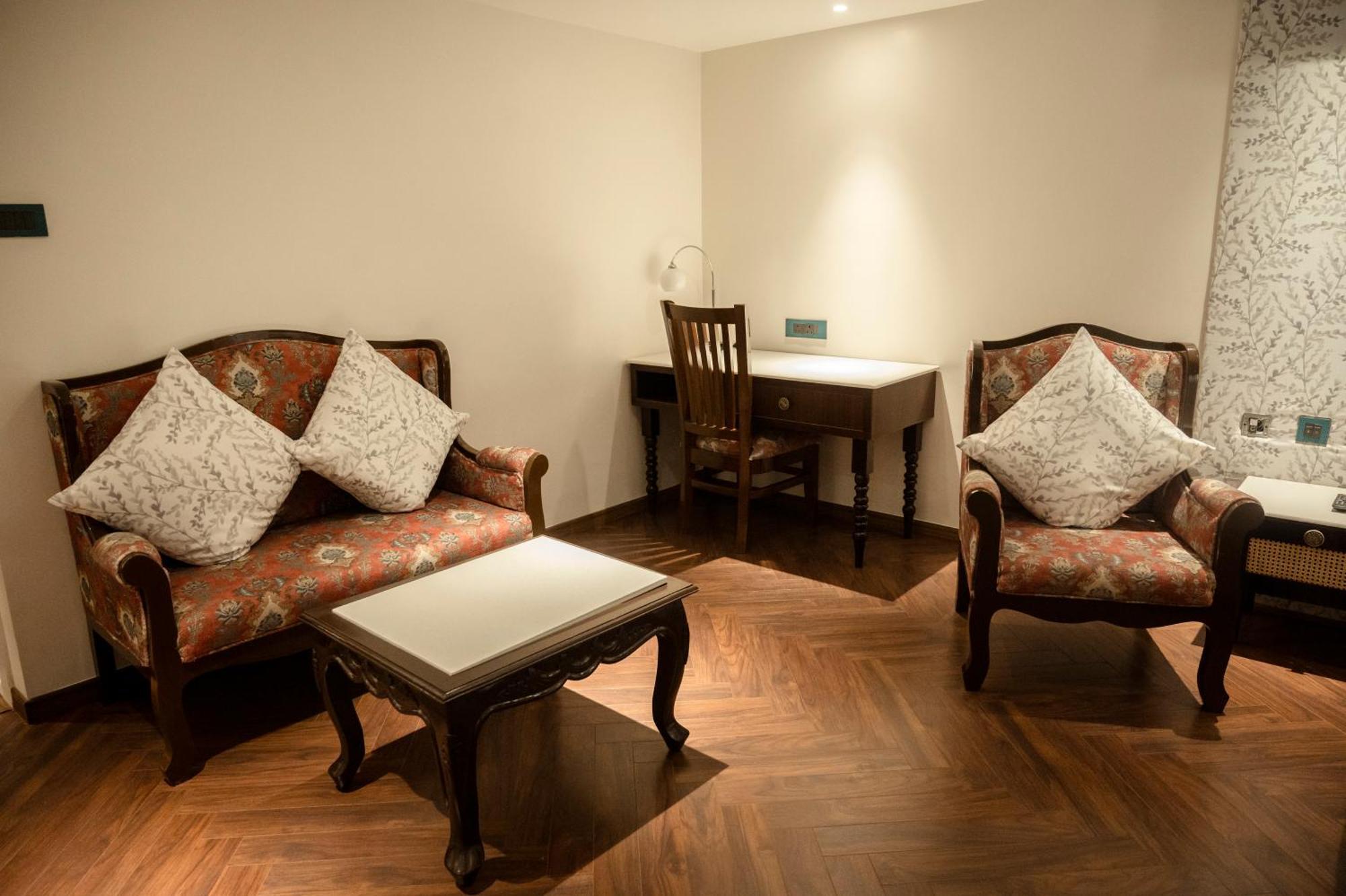 Hotel Lake View Baharampur Екстериор снимка